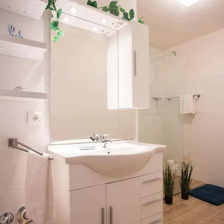 Welcome In - In Winterberg-niedersfeld Met Balkon En Berging